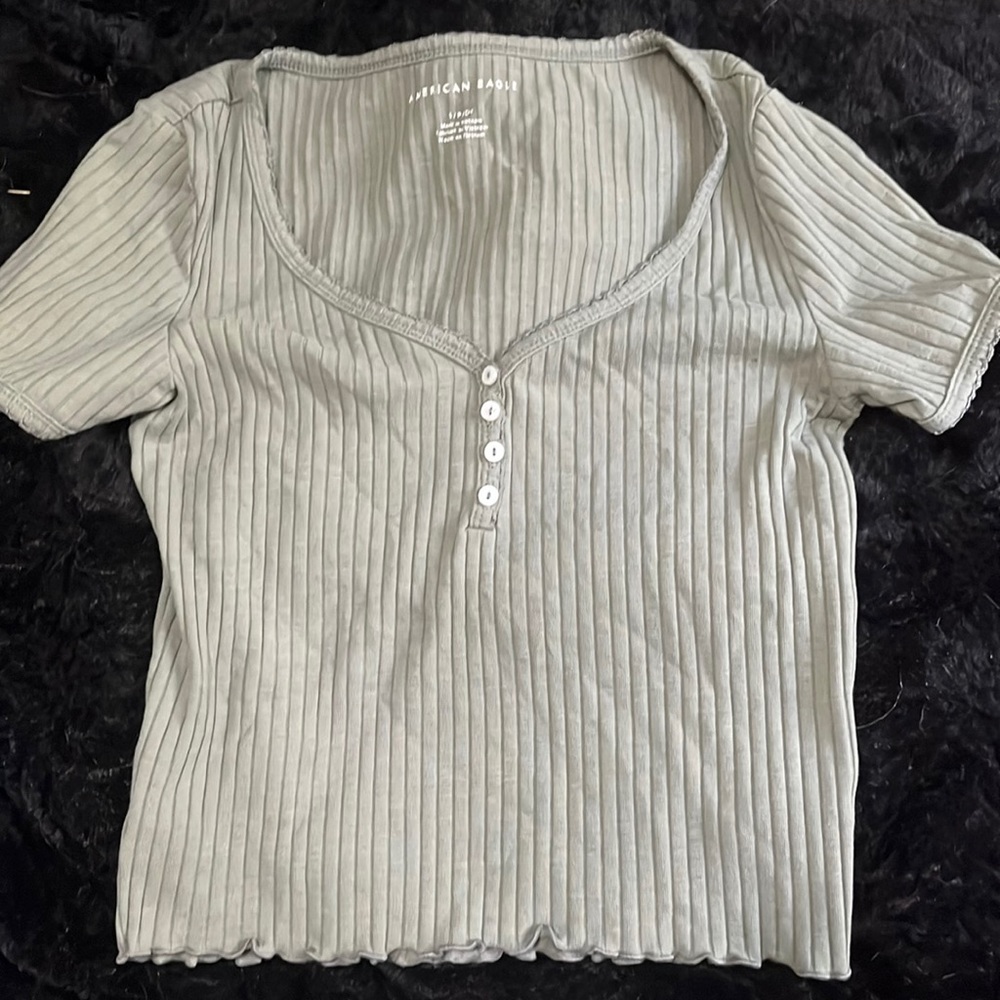 Light green American eagle shirt a little cropped